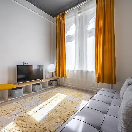 Soho Apartment *